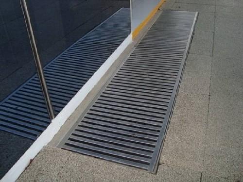 Quais as vantagens das canaletas inox?